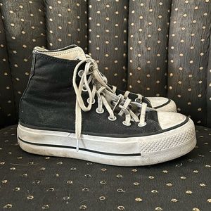 Converse Platofrm Sneakers